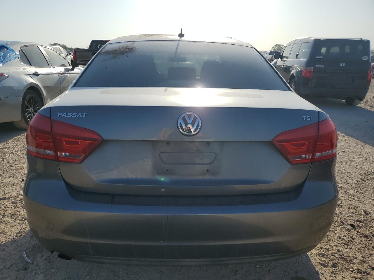 2015 Volkswagen Passat S - Image 6