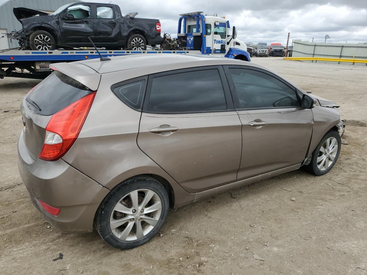 2014 Hyundai Accent Gls - Фото 3