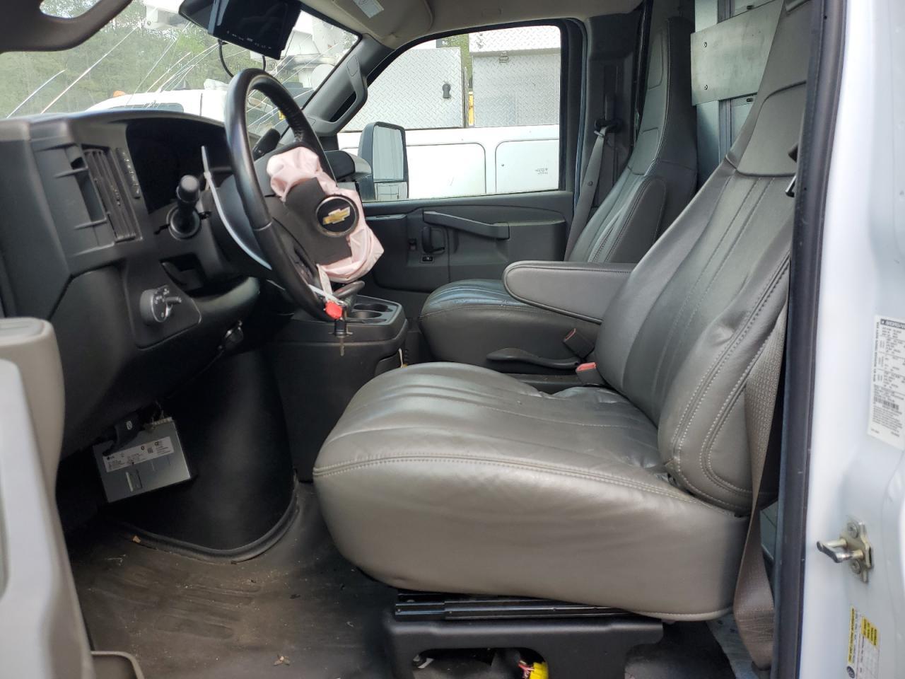 2022 Chevrolet Express G3500 - Image 7