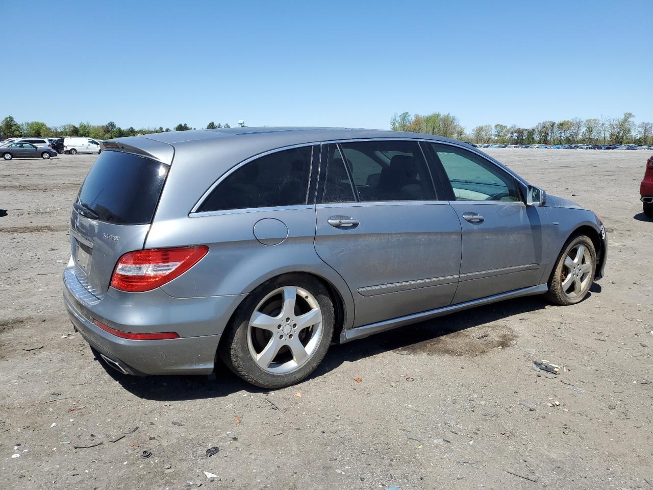 2011 Mercedes-Benz R 350 Bluetec - Image 3