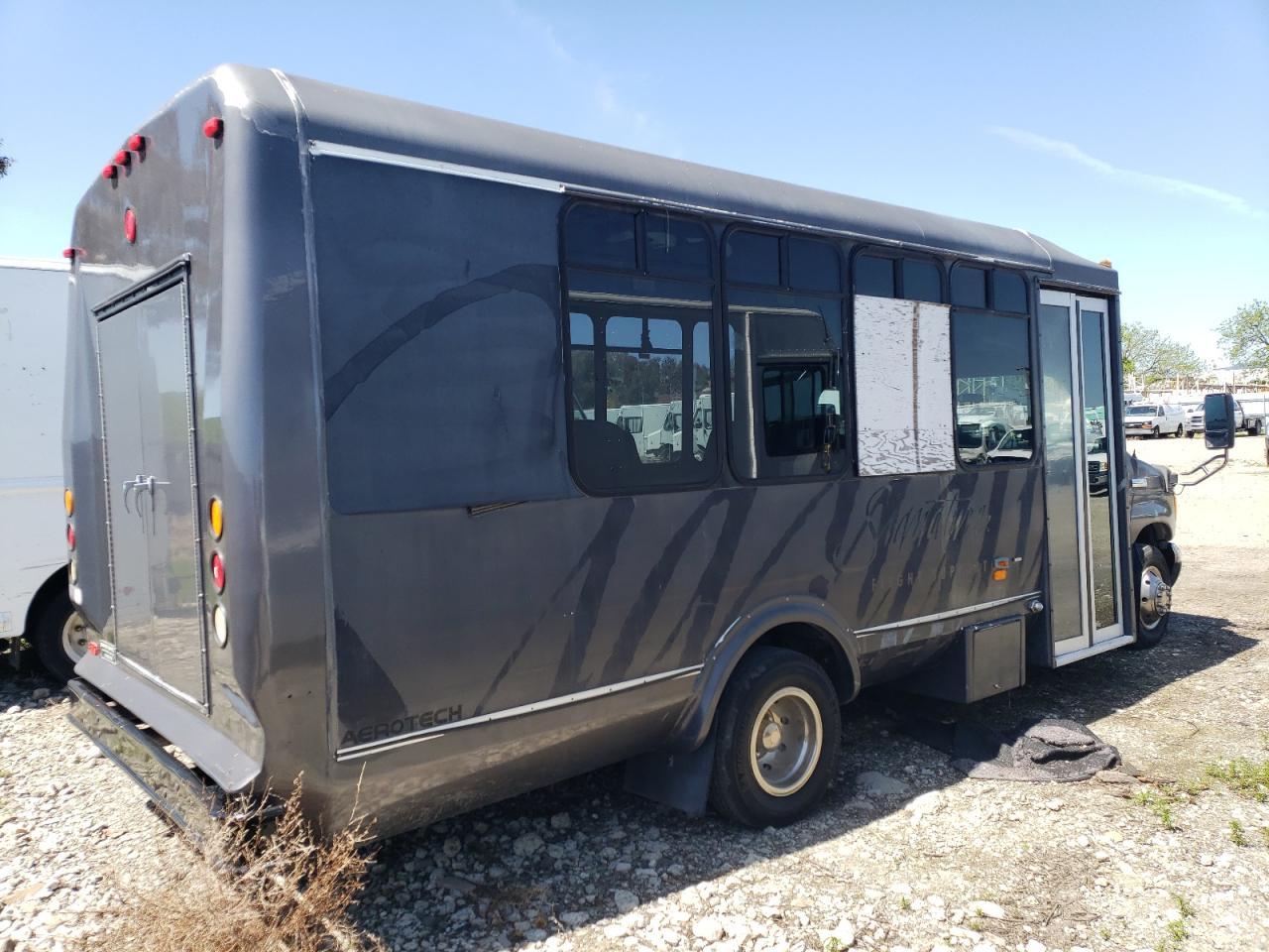 2006 Ford Econoline E450 Super Duty Cutaway Van - Фото 4