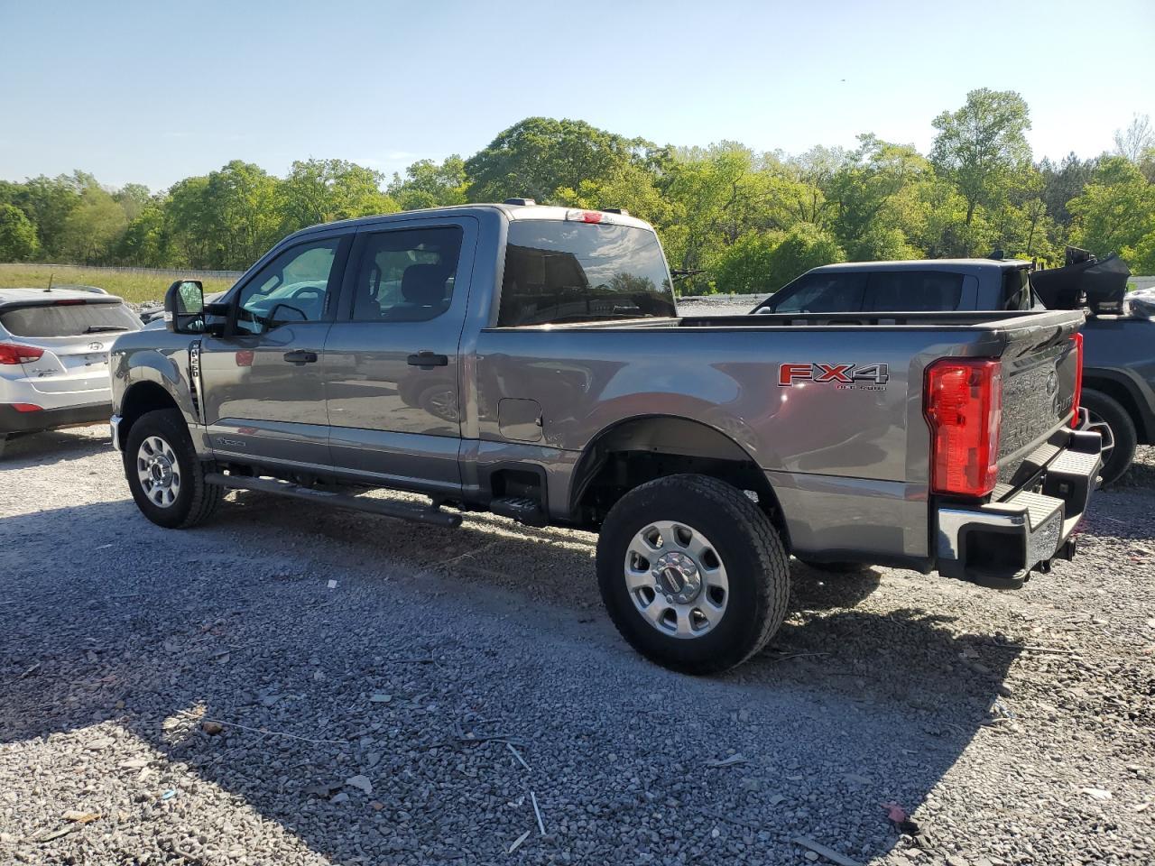 2024 Ford F250 Super Duty - Image 2