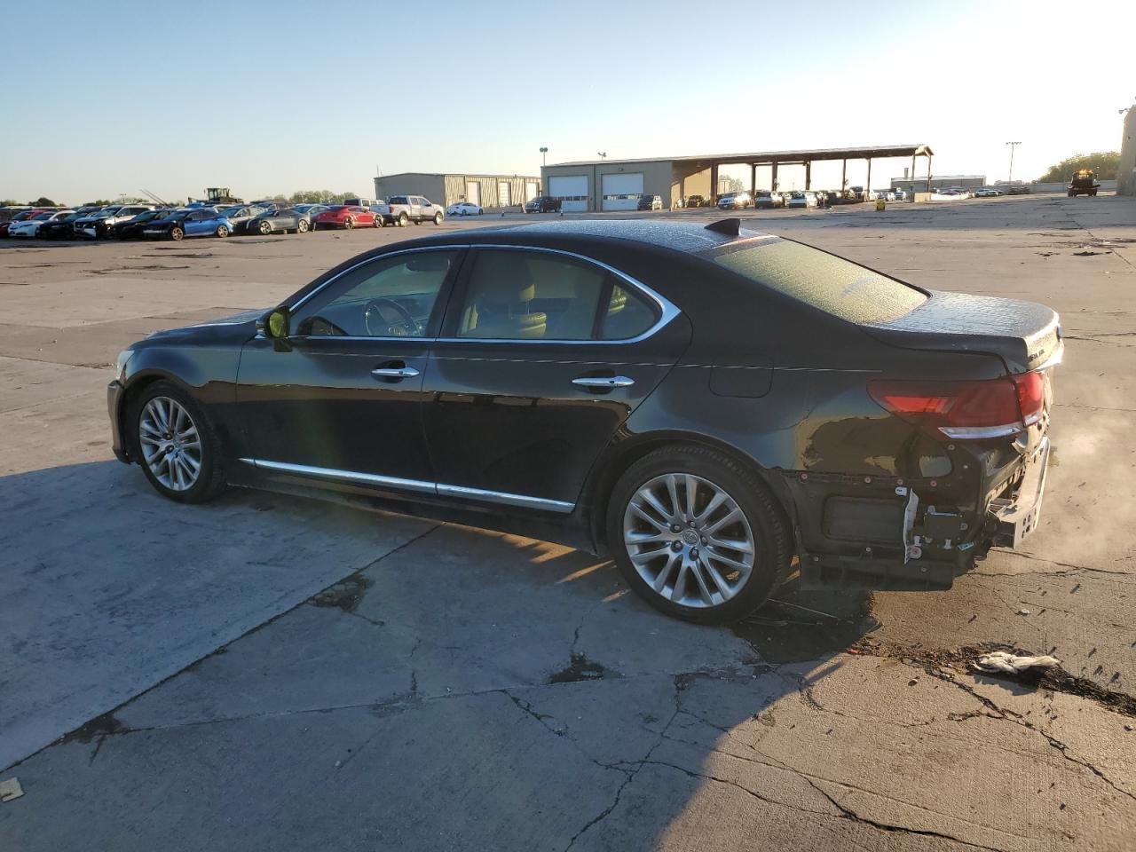 2015 Lexus Ls 460 - Image 2