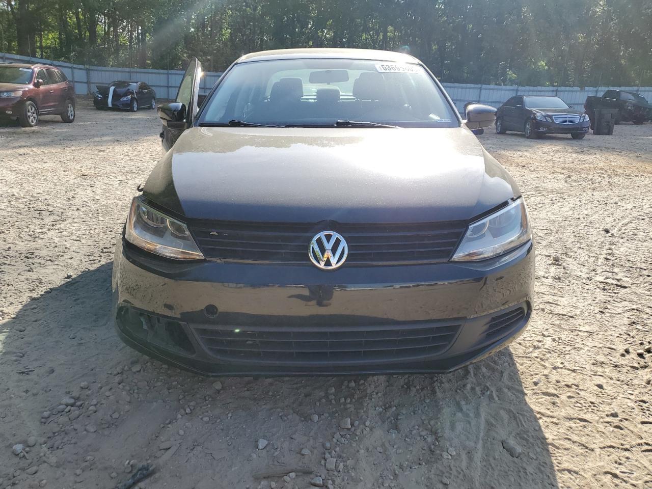 2014 Volkswagen Jetta Base - Image 5