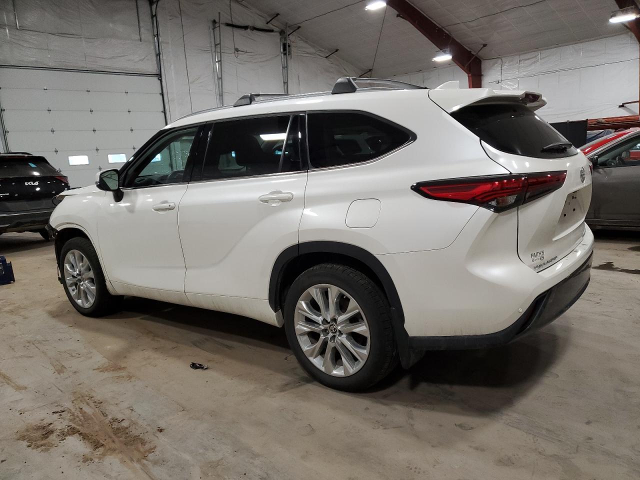 2021 Toyota Highlander Limited - Фото 2