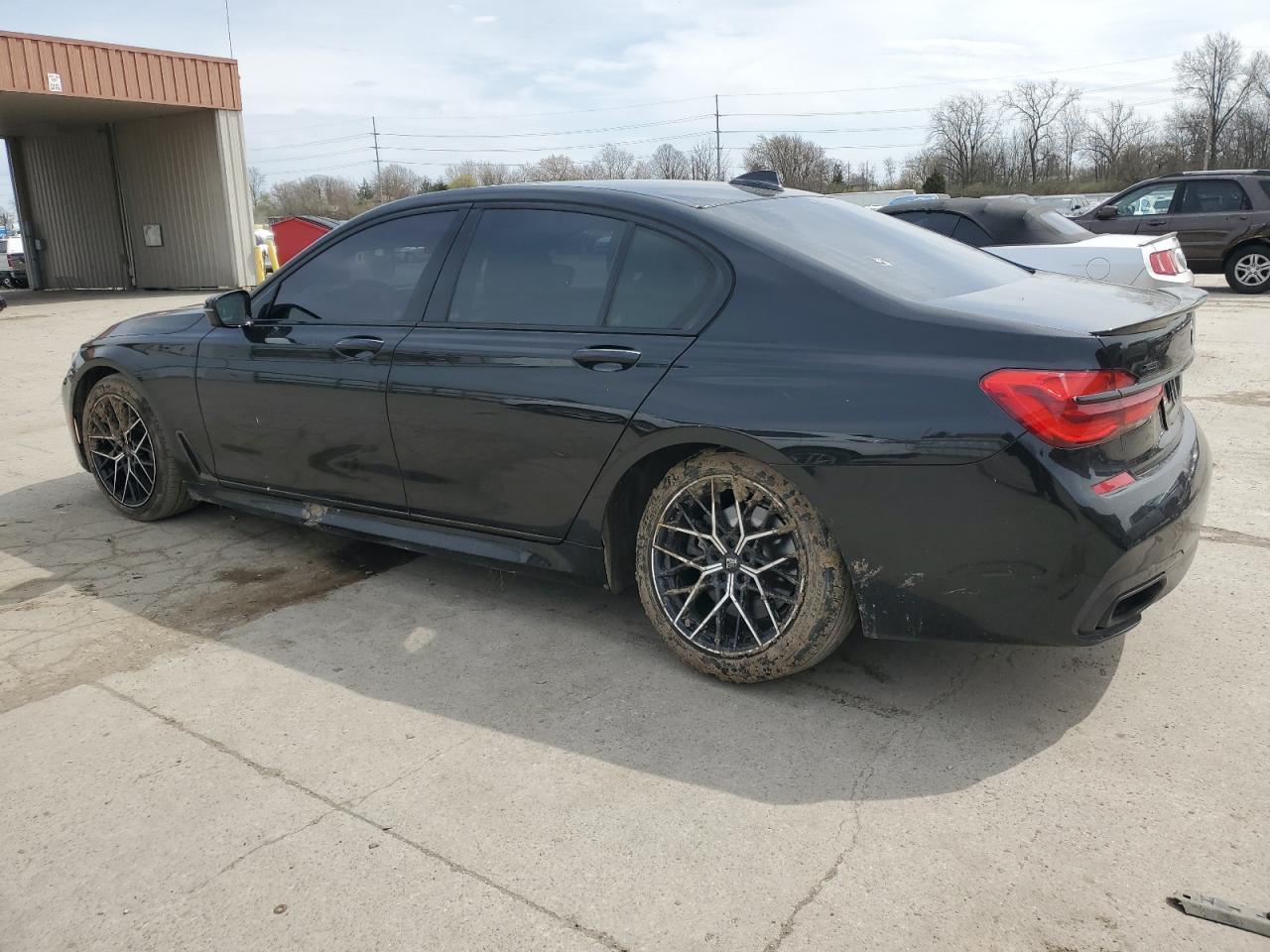 2018 BMW 750 Xi - Фото 2