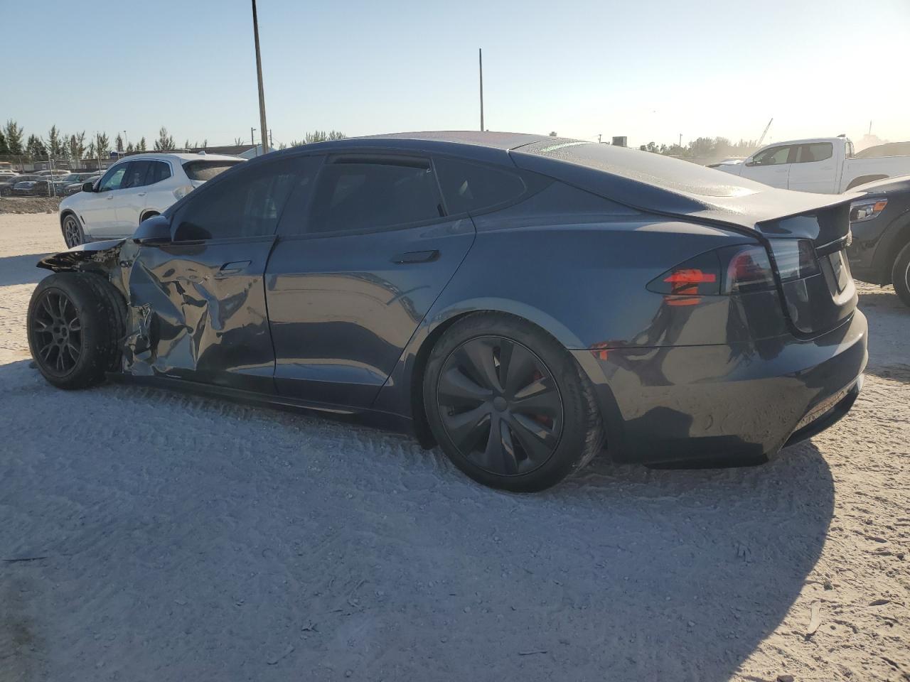 2024 Tesla Model S - Фото 2