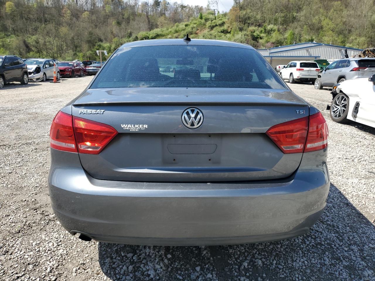 2014 Volkswagen Passat S - Фото 6