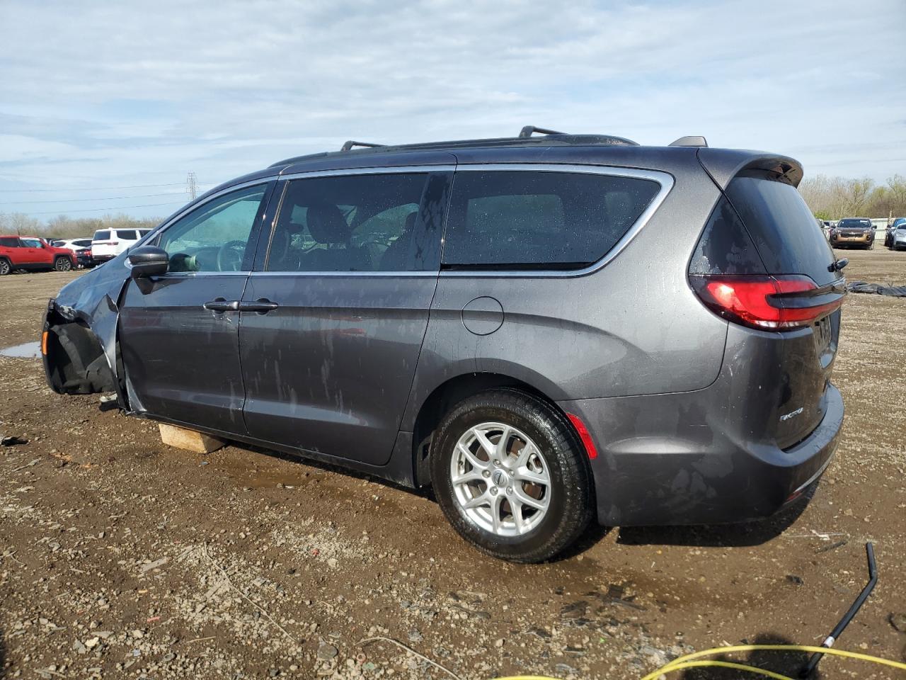 2022 Chrysler Pacifica Touring L - Фото 2