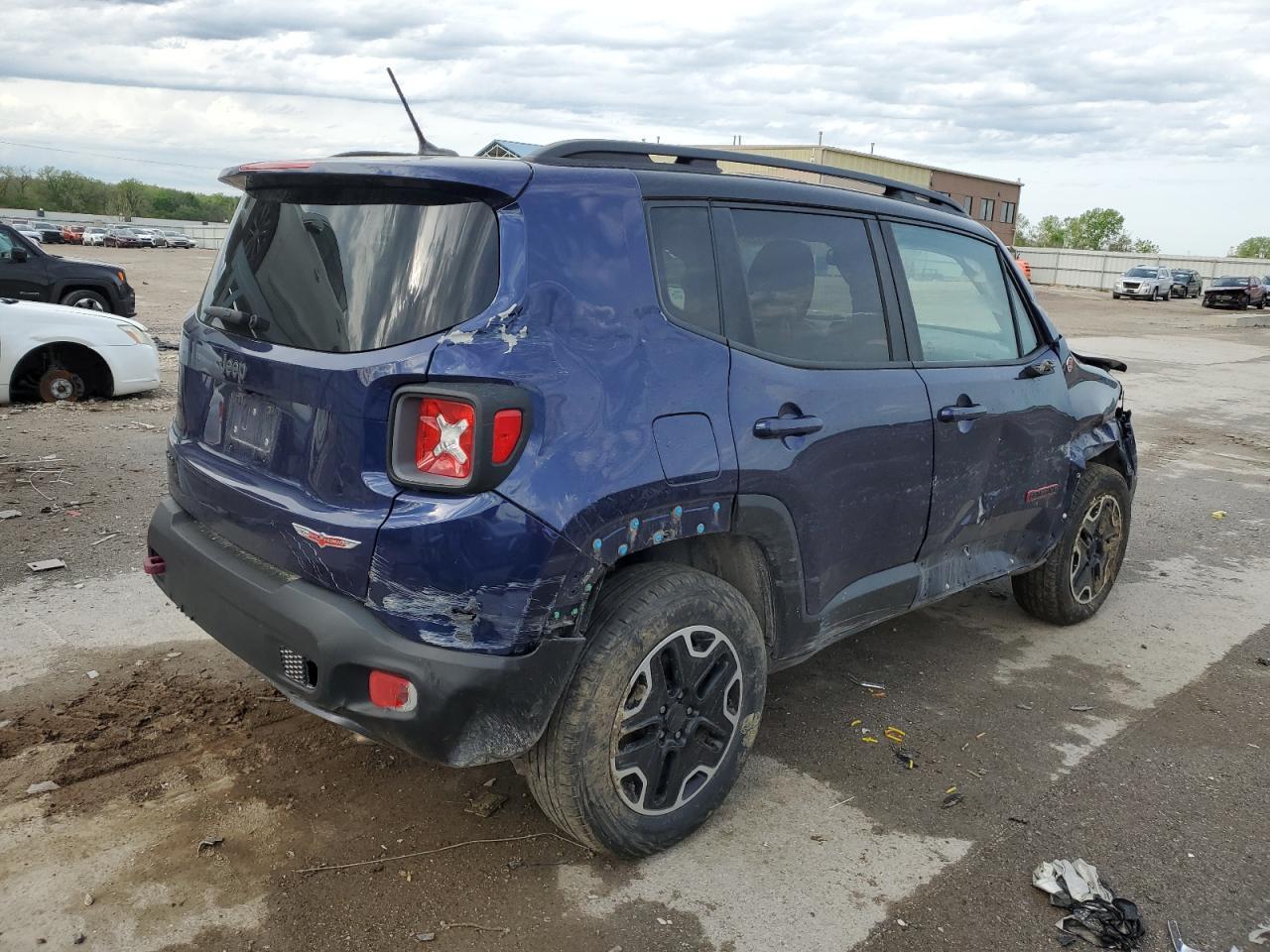 2017 Jeep Renegade Trailhawk - Image 3