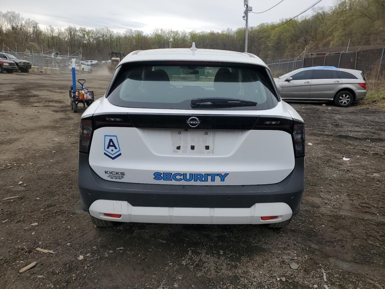 2025 Nissan Kicks S - Image 6