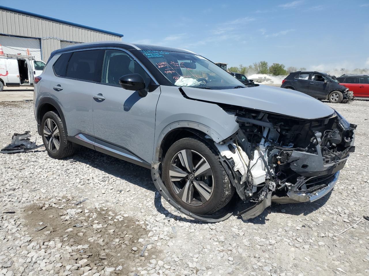 2021 Nissan Rogue Platinum - Фото 4