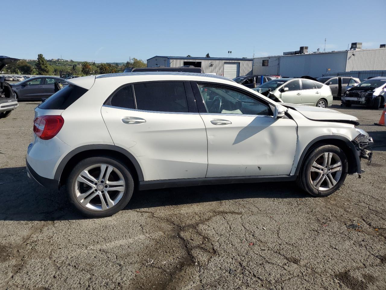 2016 Mercedes-Benz Gla 250 - Image 3