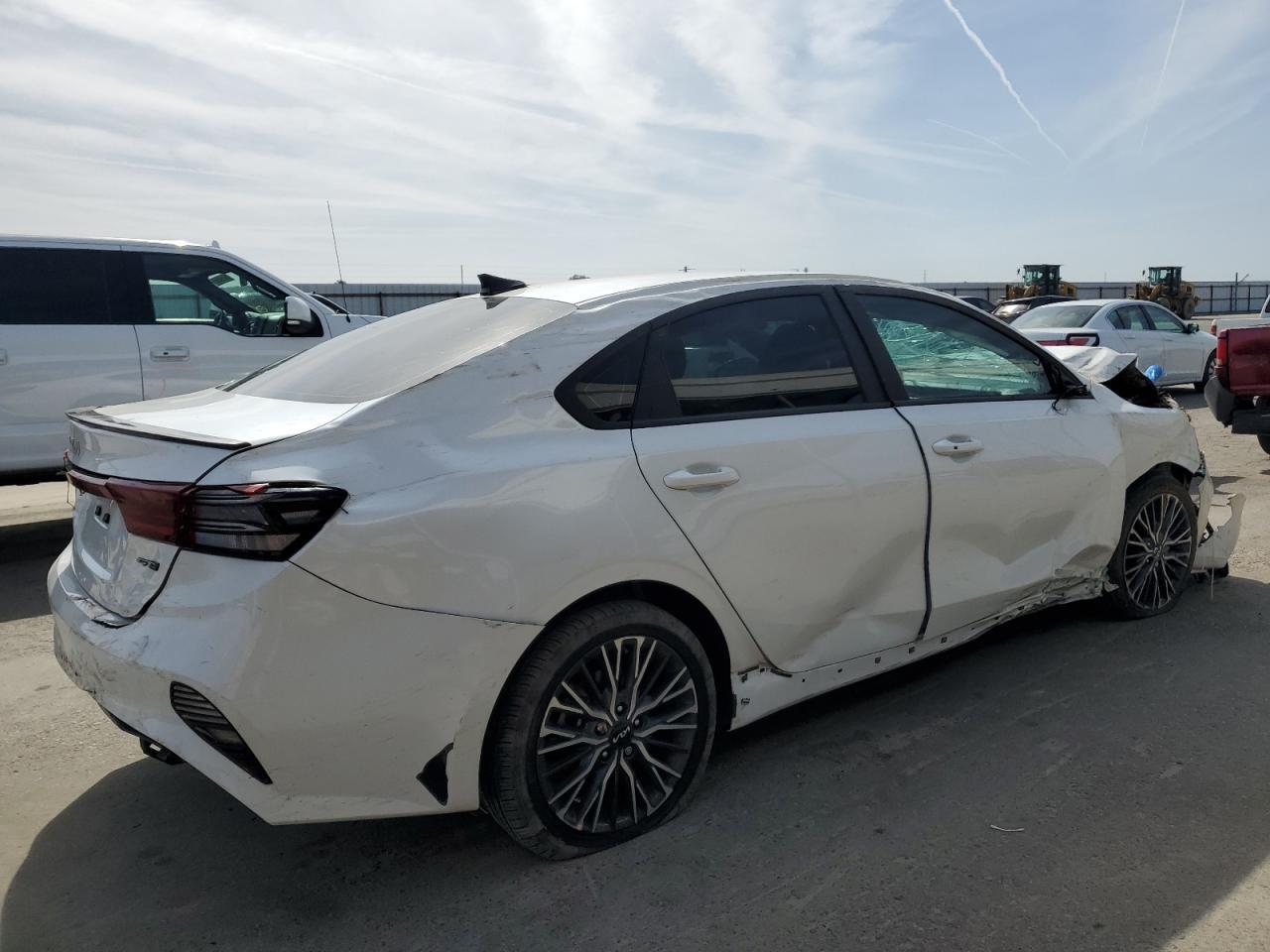 2024 Kia Forte Gt Line - Фото 3