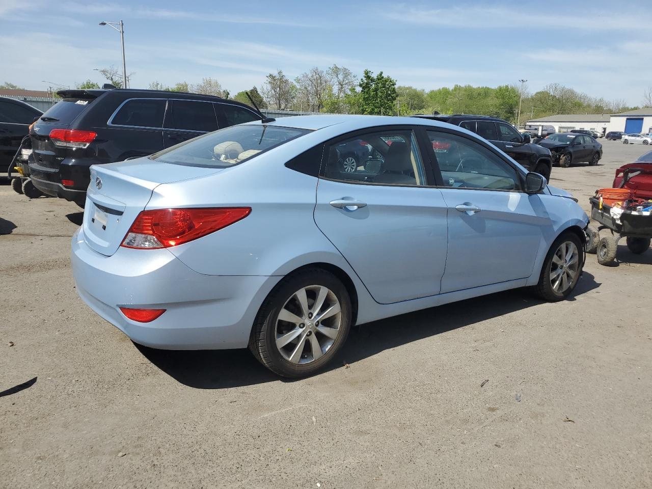 2014 Hyundai Accent Gls - Image 3