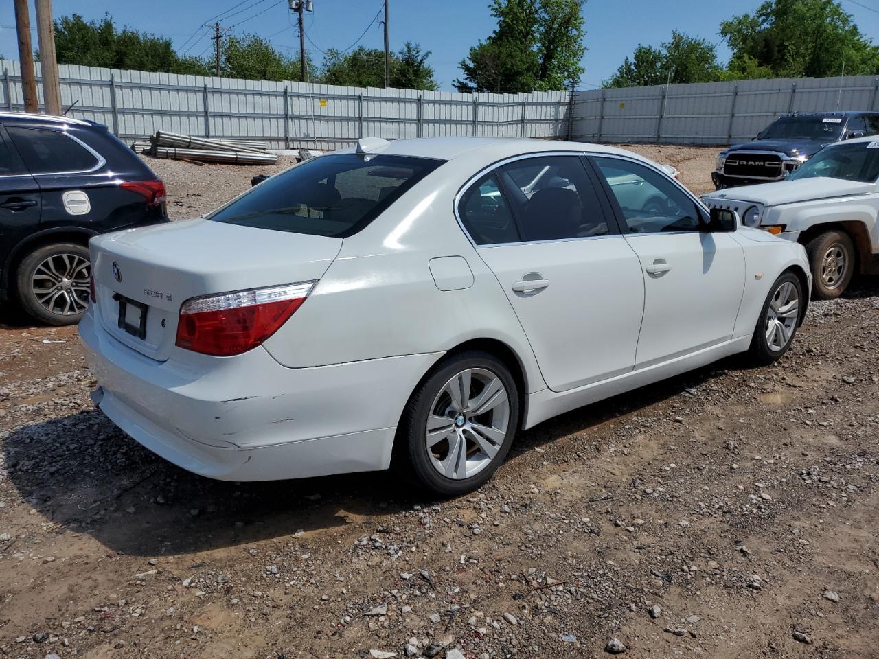2009 BMW 528 I - Фото 3