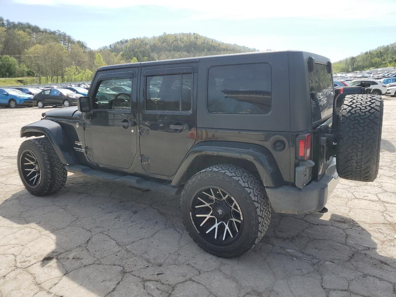 2009 Jeep Wrangler Unlimited Sahara - Image 2