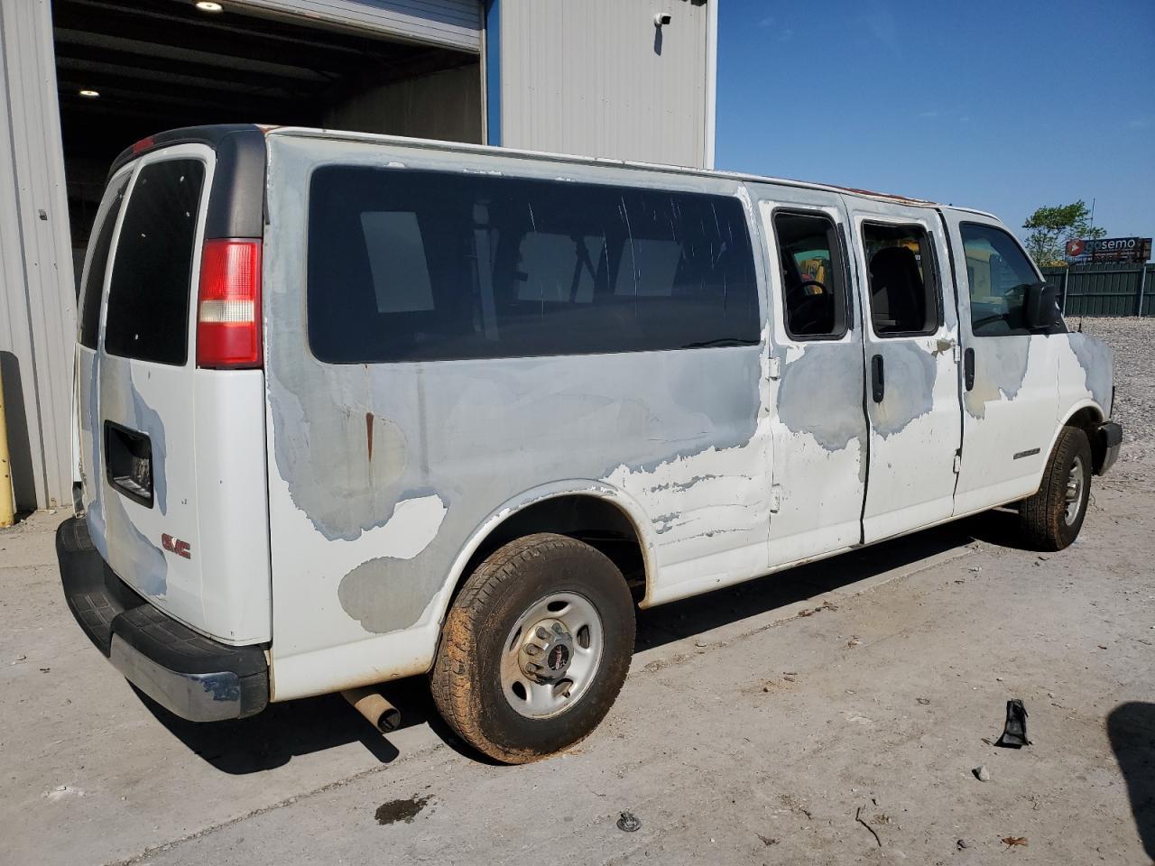 2003 GMC Savana G3500 - Фото 3