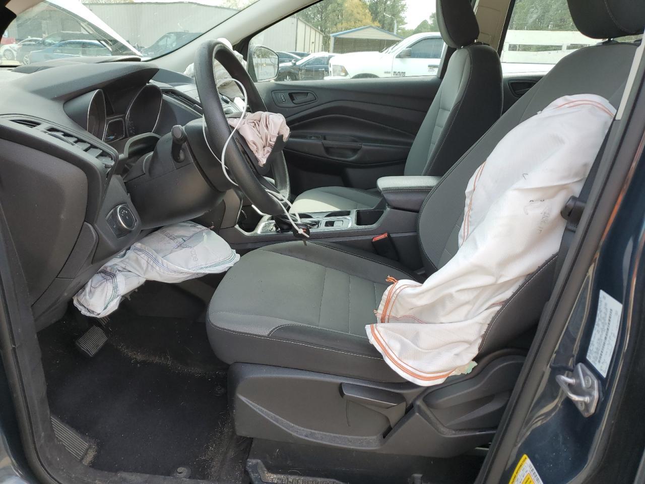 2019 Ford Escape S - Фото 7