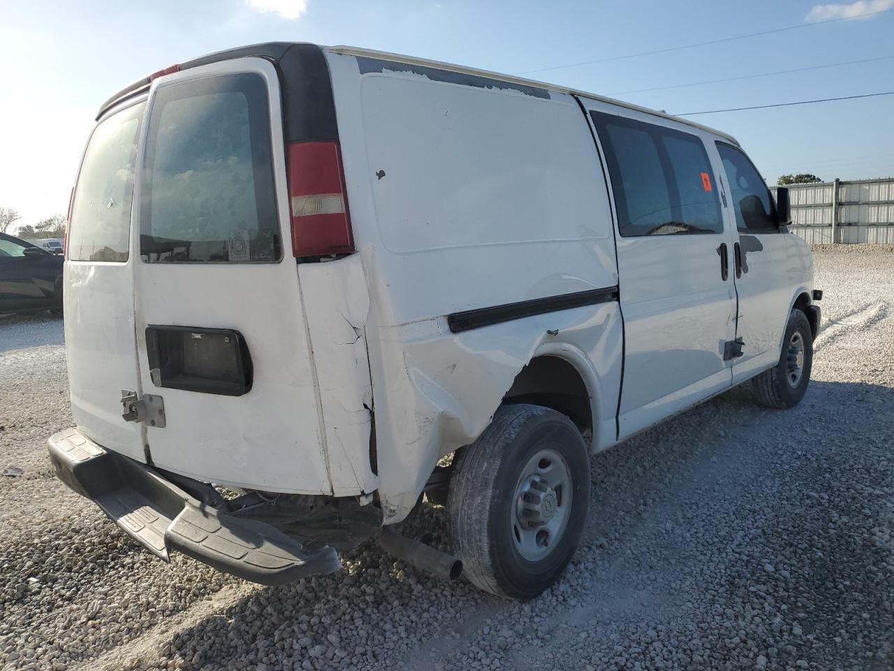 2010 Chevrolet Express G2500 - Image 3