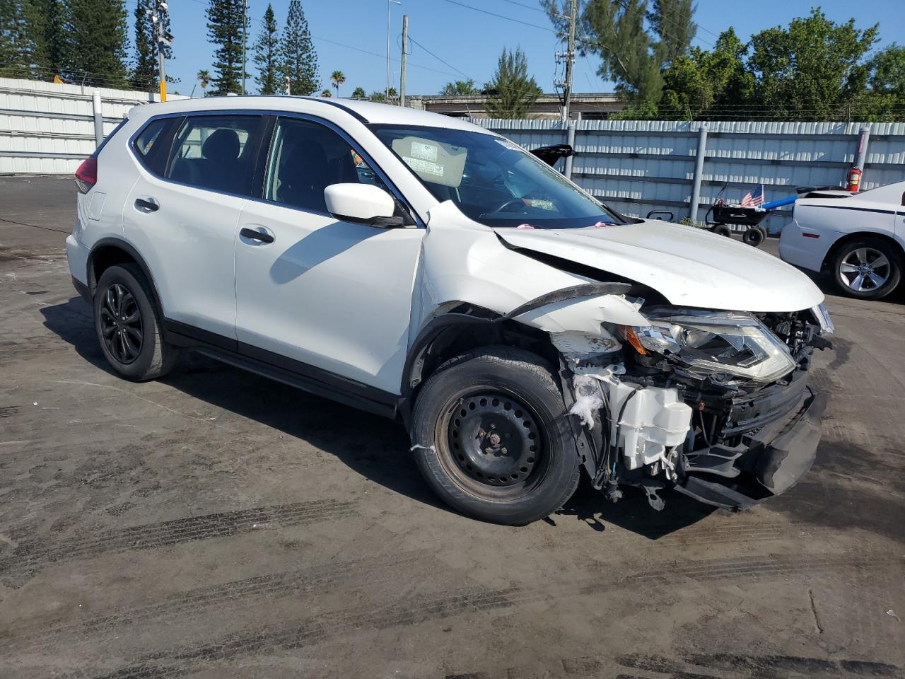 2017 Nissan Rogue S - Фото 4