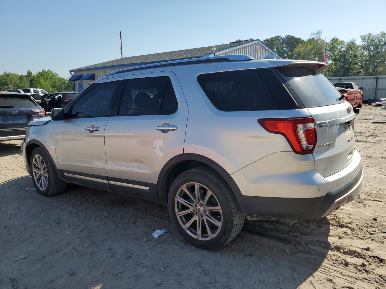 2016 Ford Explorer Limited - Image 2