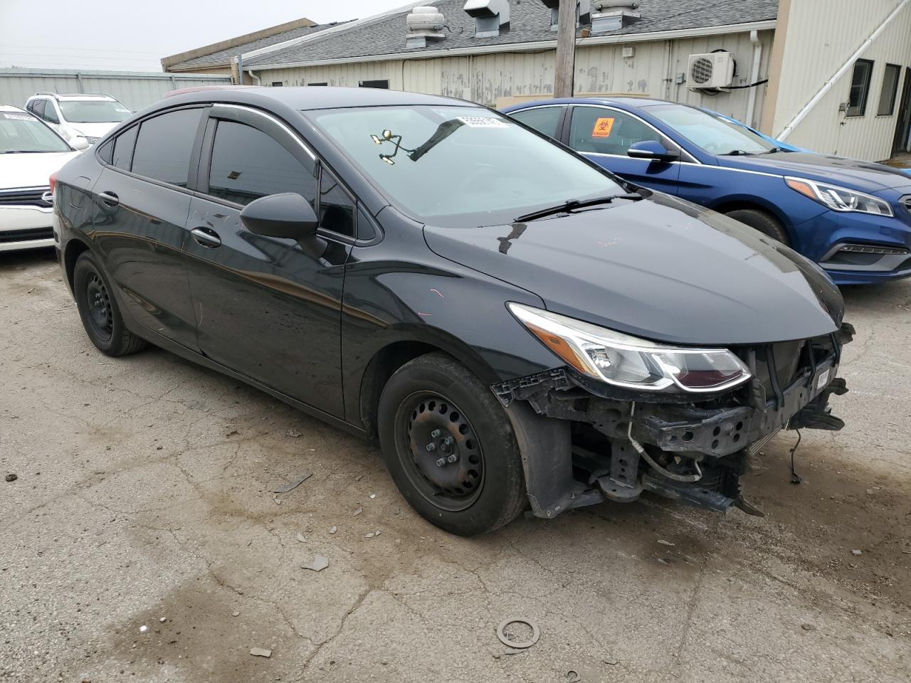 2017 Chevrolet Cruze Ls - Фото 4
