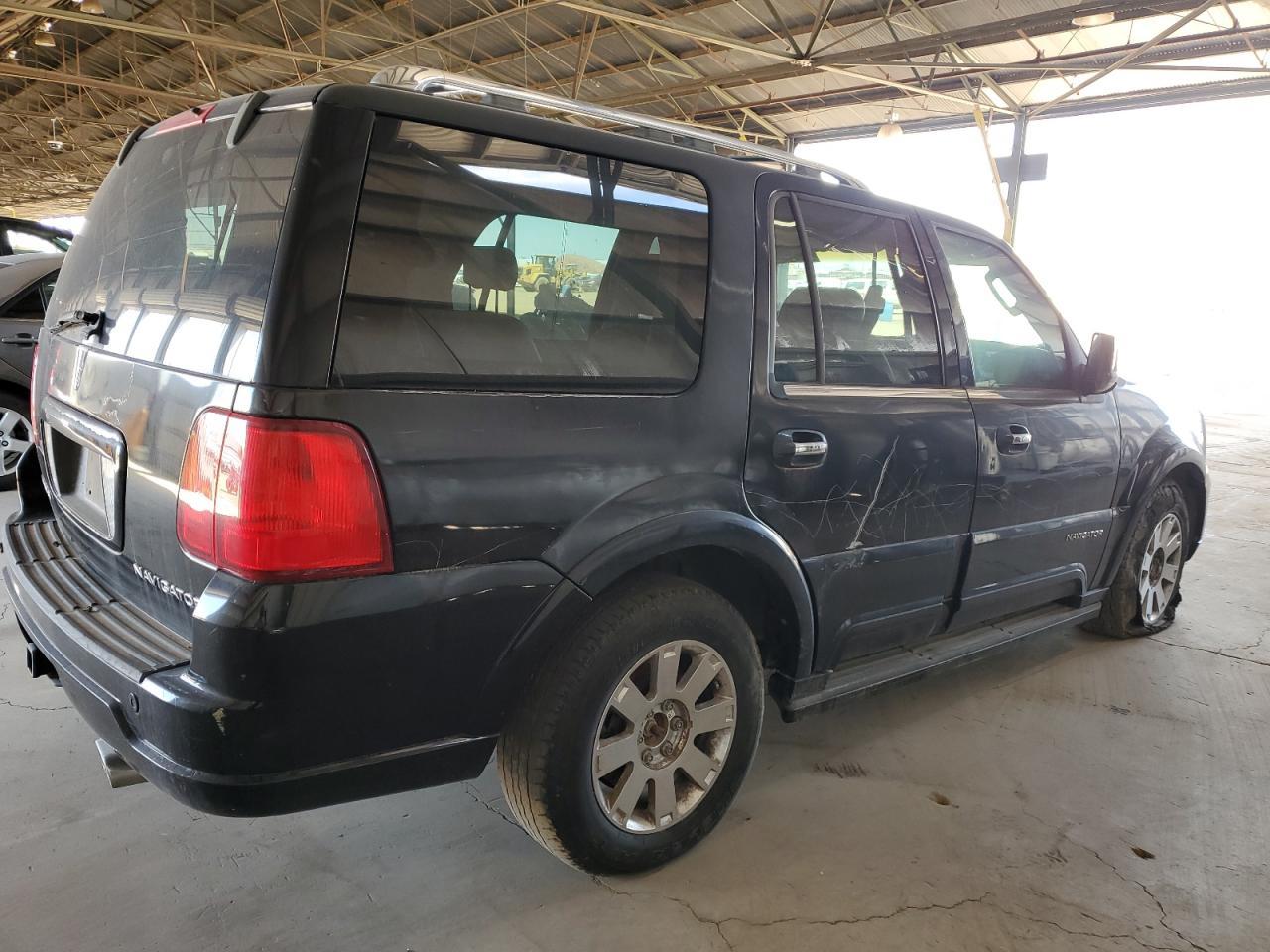 2004 Lincoln Navigator - Фото 3