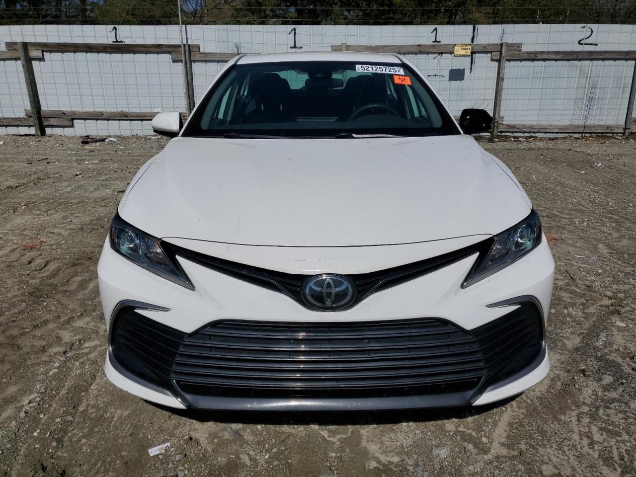 2021 Toyota Camry Le - Фото 5