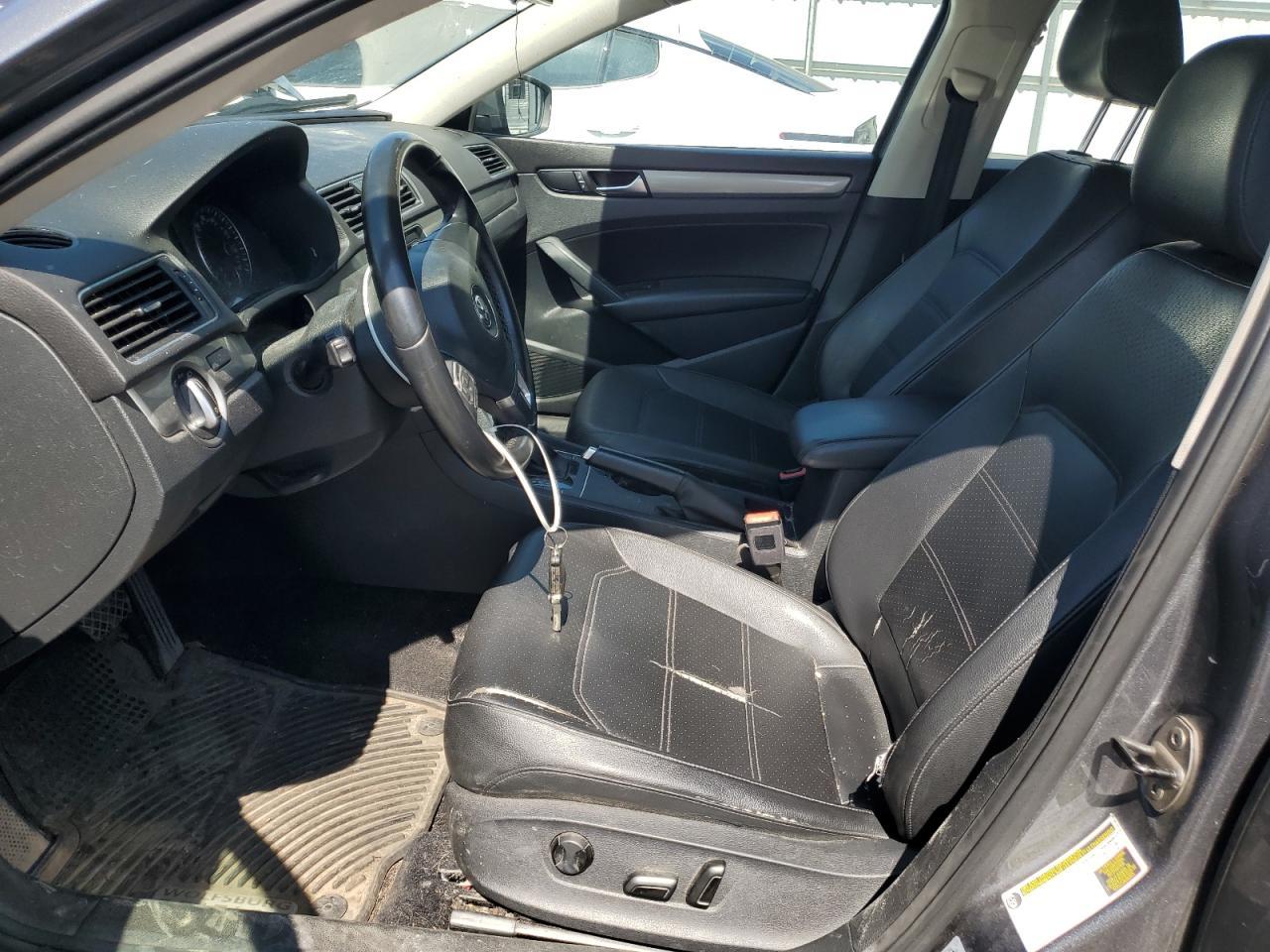 2014 Volkswagen Passat S - Фото 7