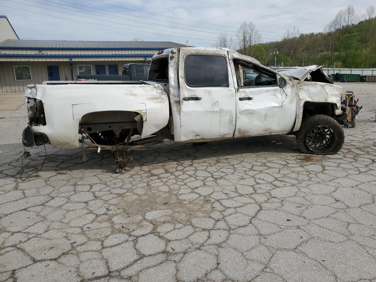 2007 Chevrolet Silverado K1500 Crew Cab - Image 3