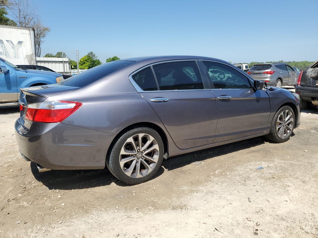 2015 Honda Accord Sport - Image 3