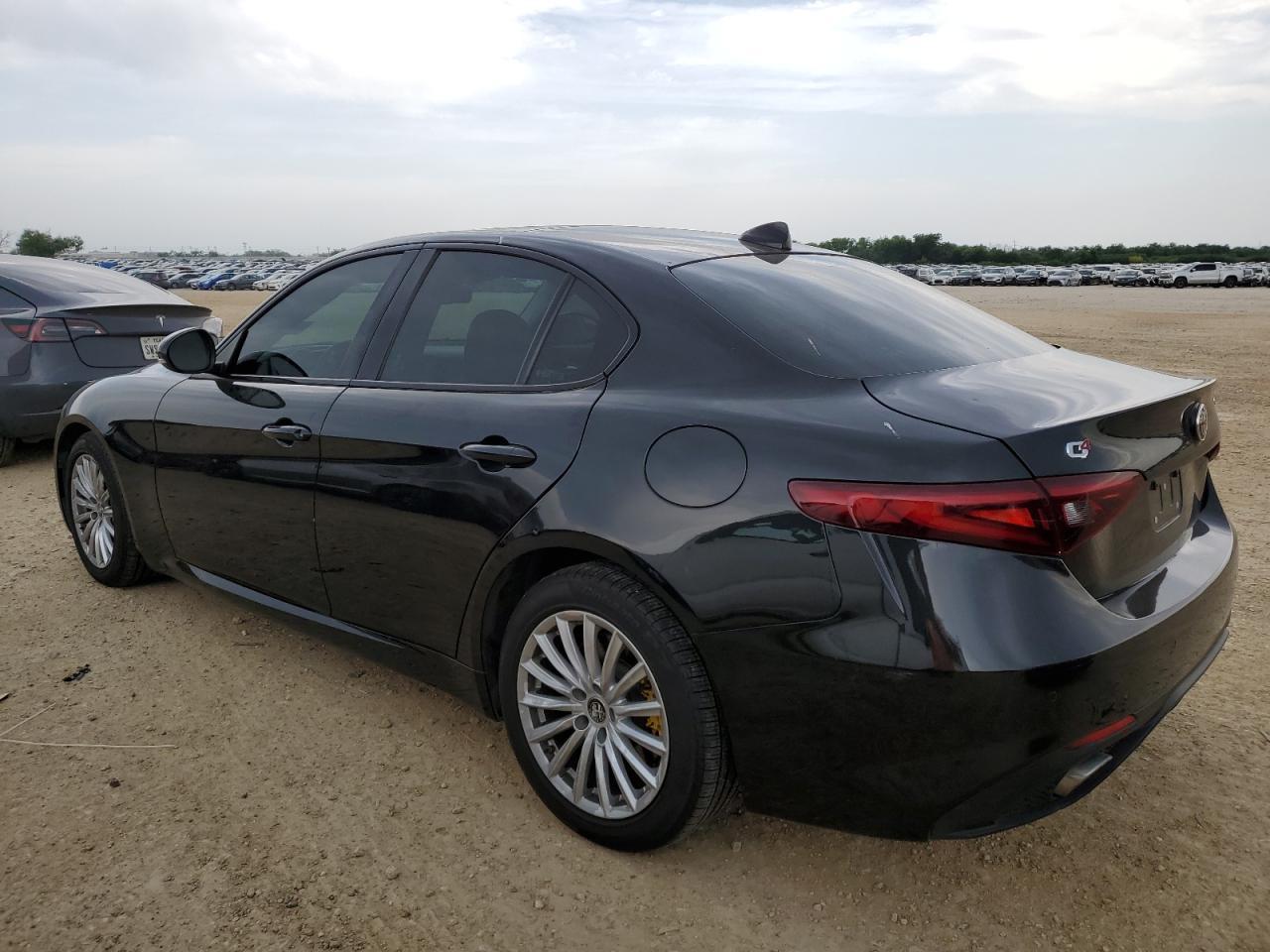 2018 Alfa Romeo Giulia Ti Q4 - Фото 2