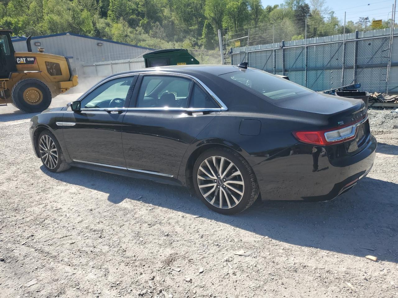 2019 Lincoln Continental Select - Image 2