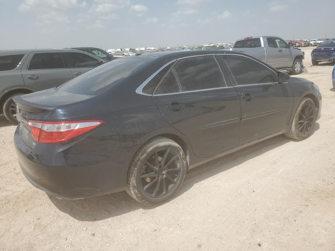 2015 Toyota Camry Xse - Image 3