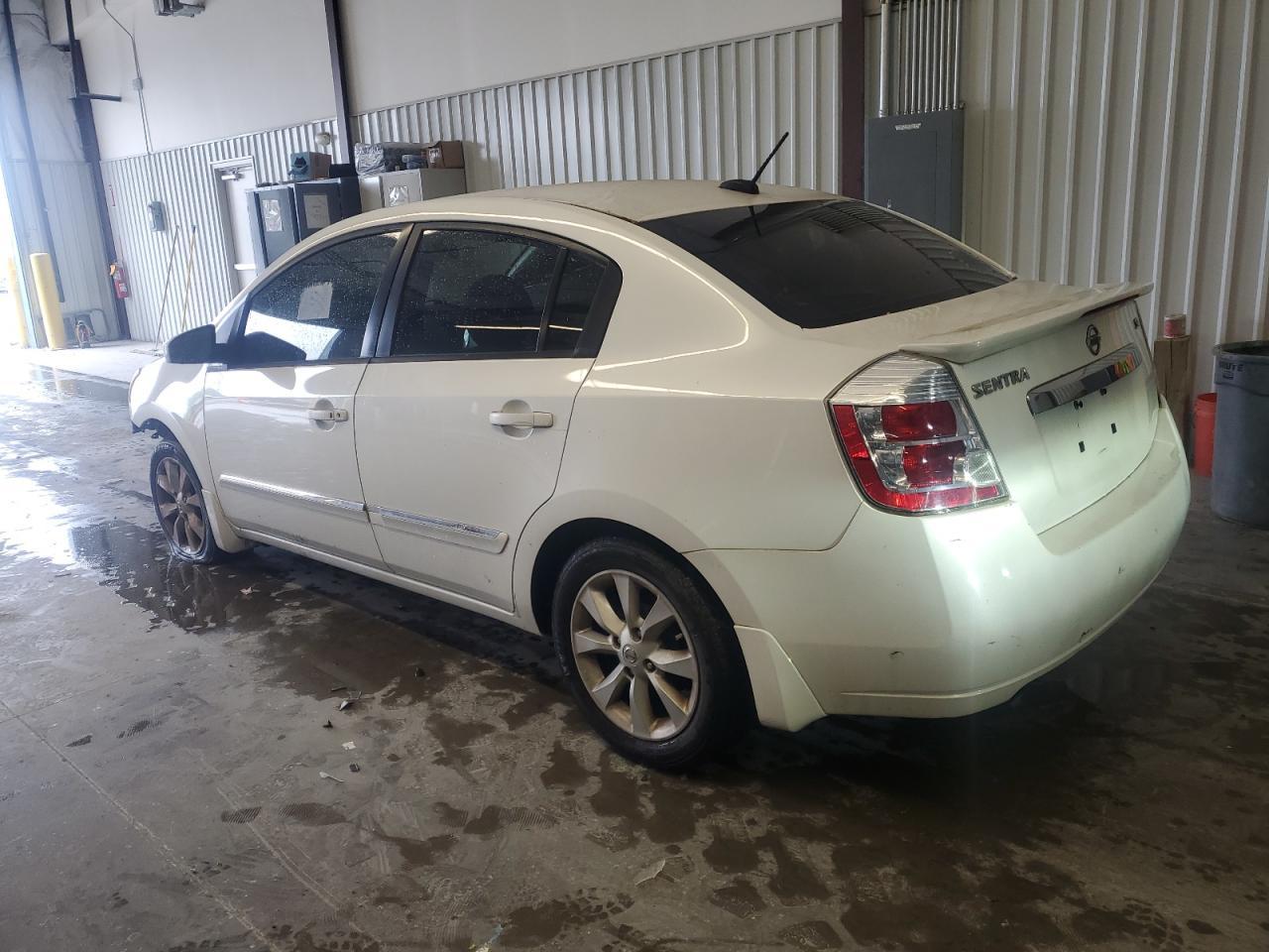 2011 Nissan Sentra 2.0 - Image 2