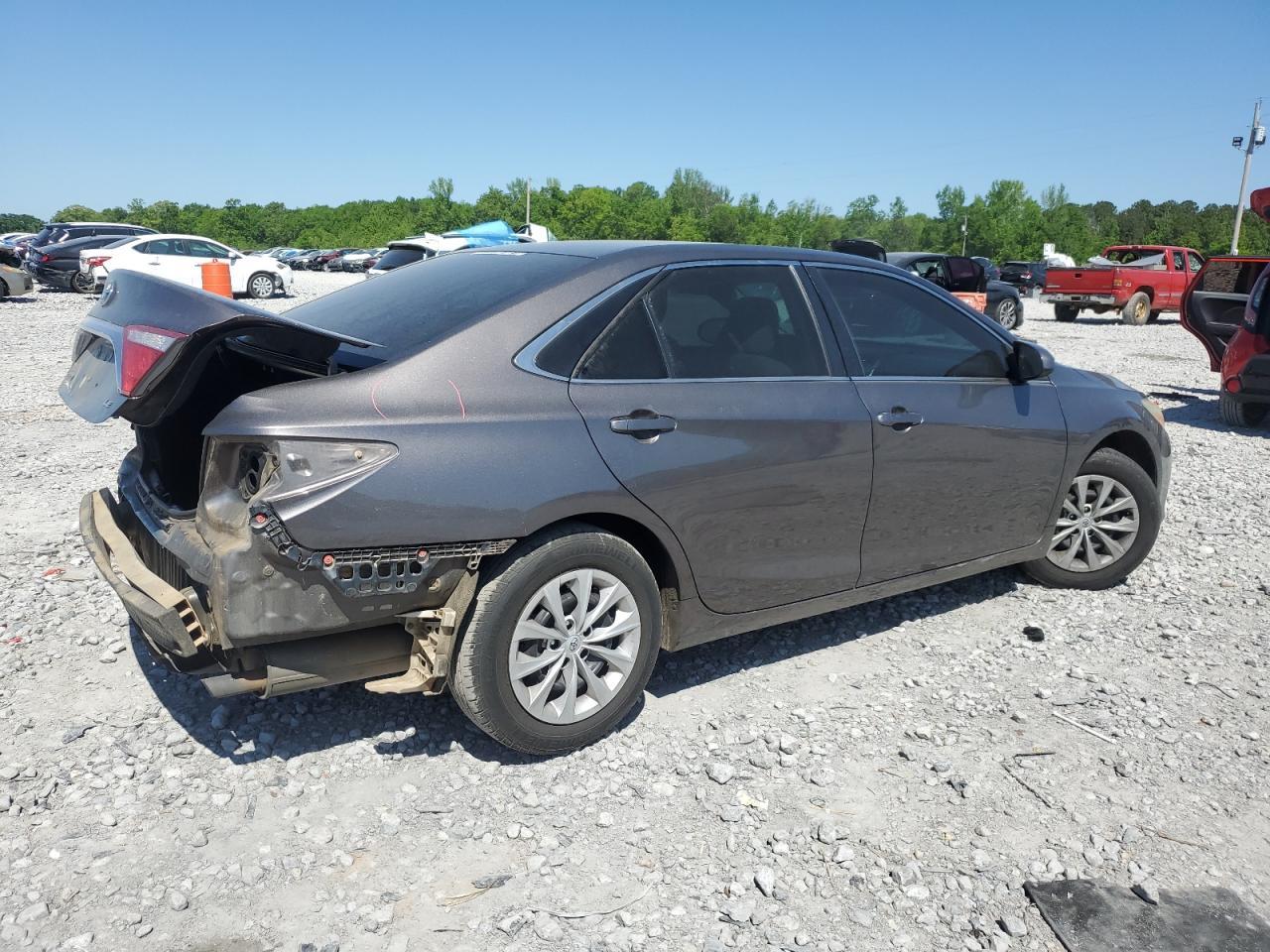 2015 Toyota Camry Le - Фото 3