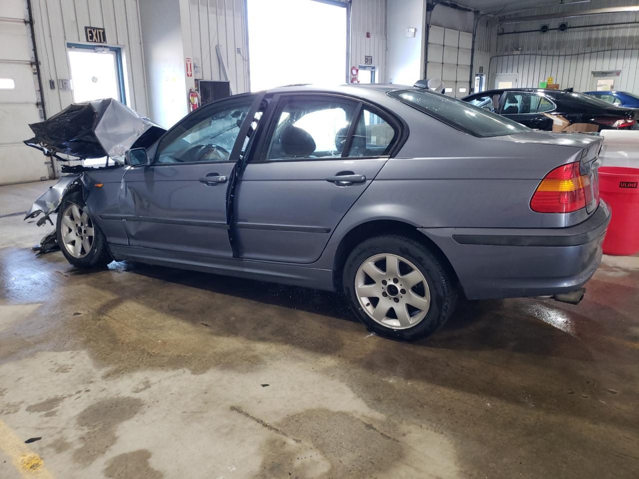 2004 BMW 325 Xi - Image 2