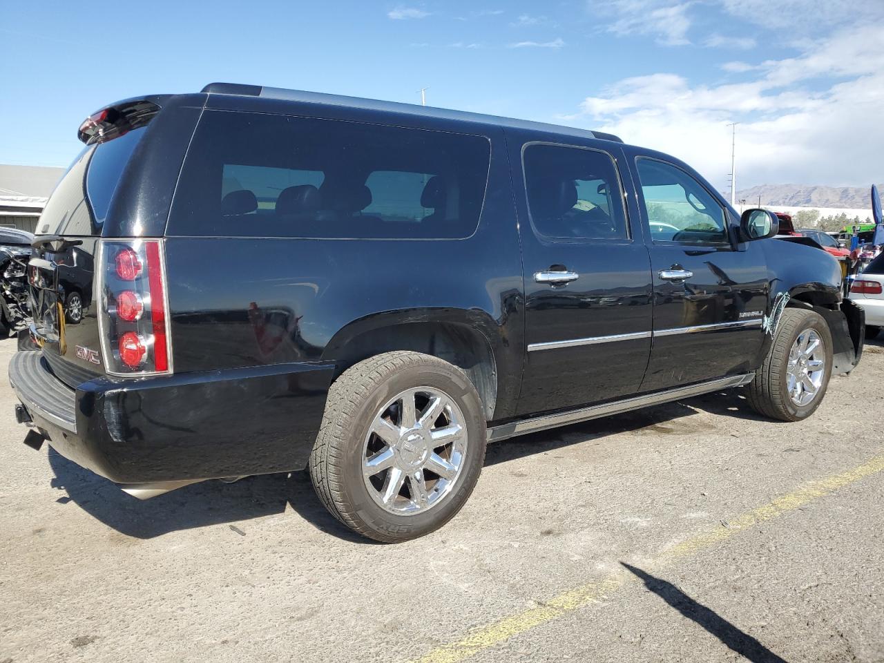 2010 GMC Yukon Xl Denali - Image 3