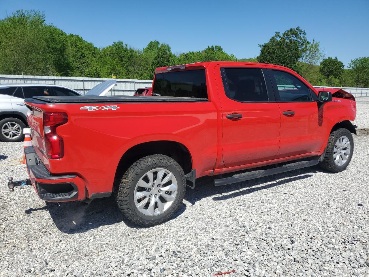 2021 Chevrolet Silverado K1500 Custom - Фото 3