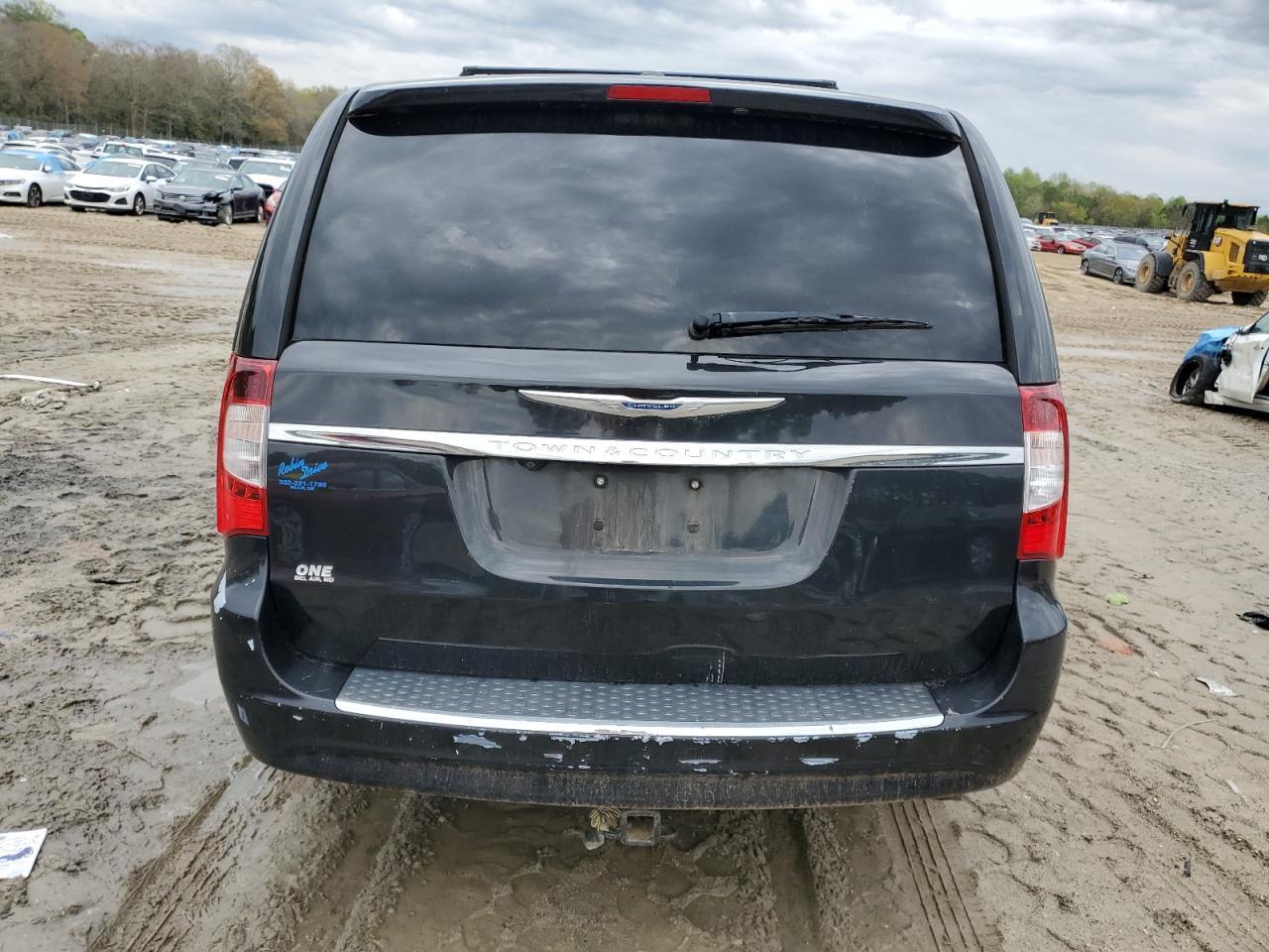 2012 Chrysler Town & Country Touring - Фото 6