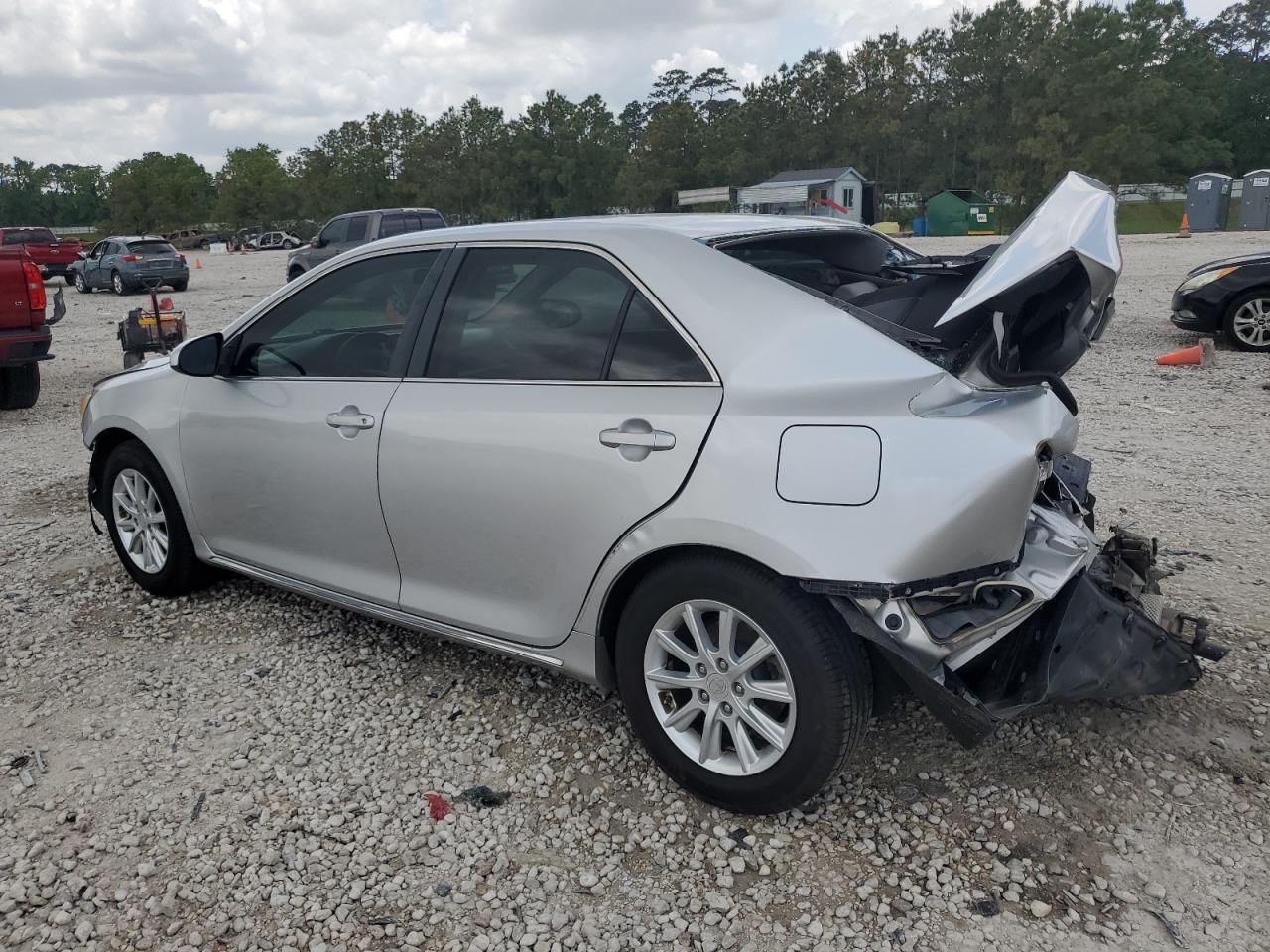 2012 Toyota Camry Le - Фото 2