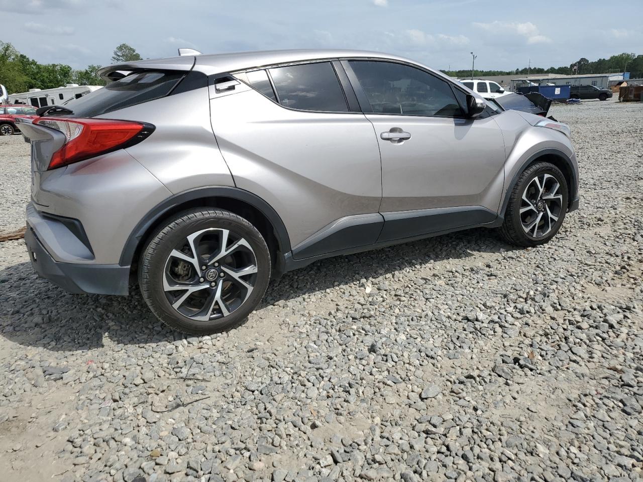 2019 Toyota C-Hr Xle - Image 3