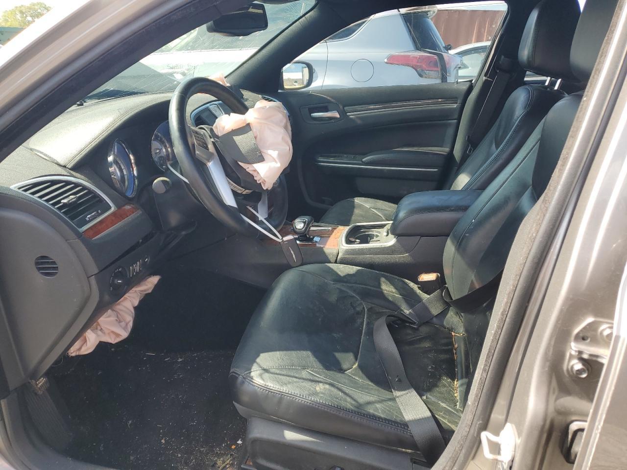 2014 Chrysler 300 - Image 7