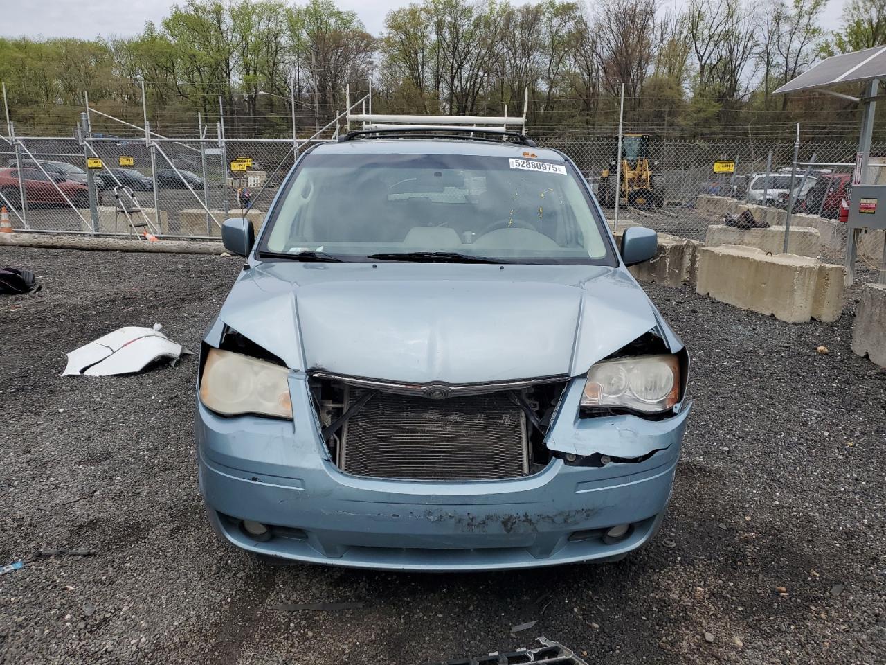2010 Chrysler Town & Country Touring - Фото 5