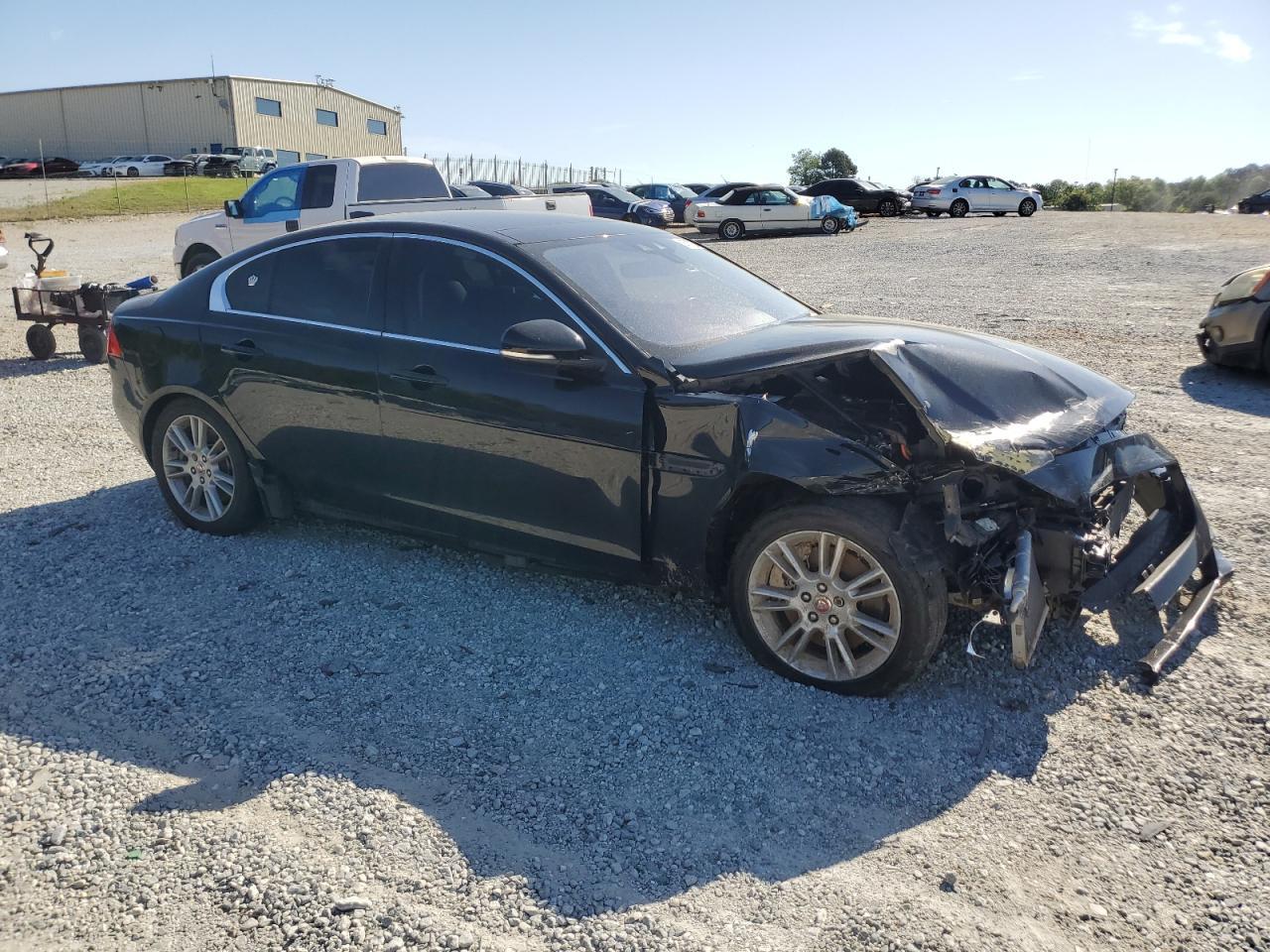 2019 Jaguar Xe Premium - Image 4