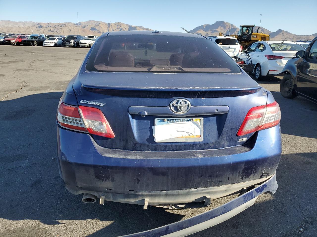 2011 Toyota Camry - Фото 6