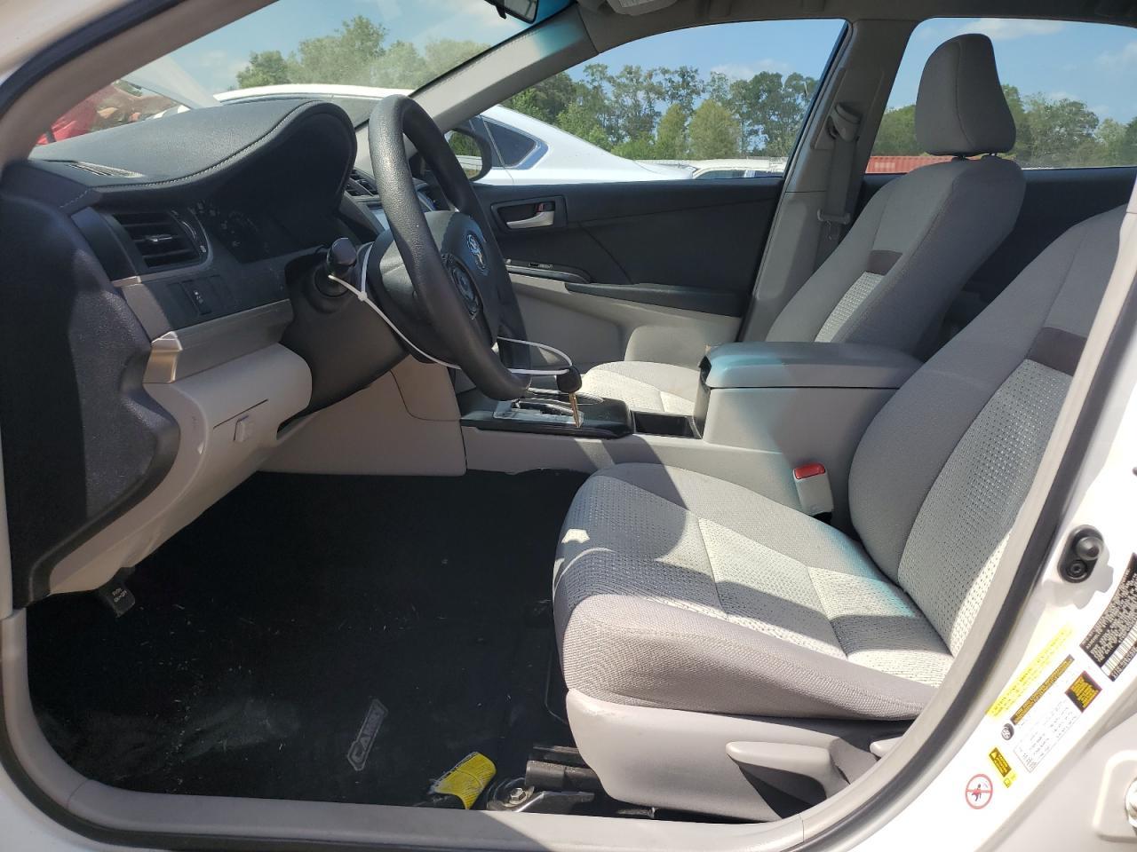 2014 Toyota Camry L - Фото 7