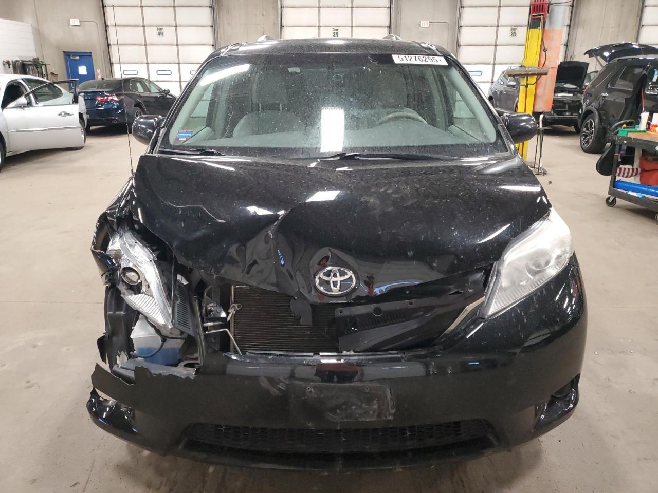 2013 Toyota Sienna Le - Image 5