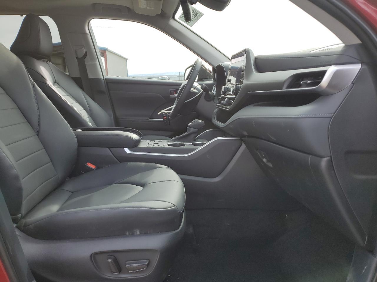 2025 Toyota Highlander Le - Фото 7
